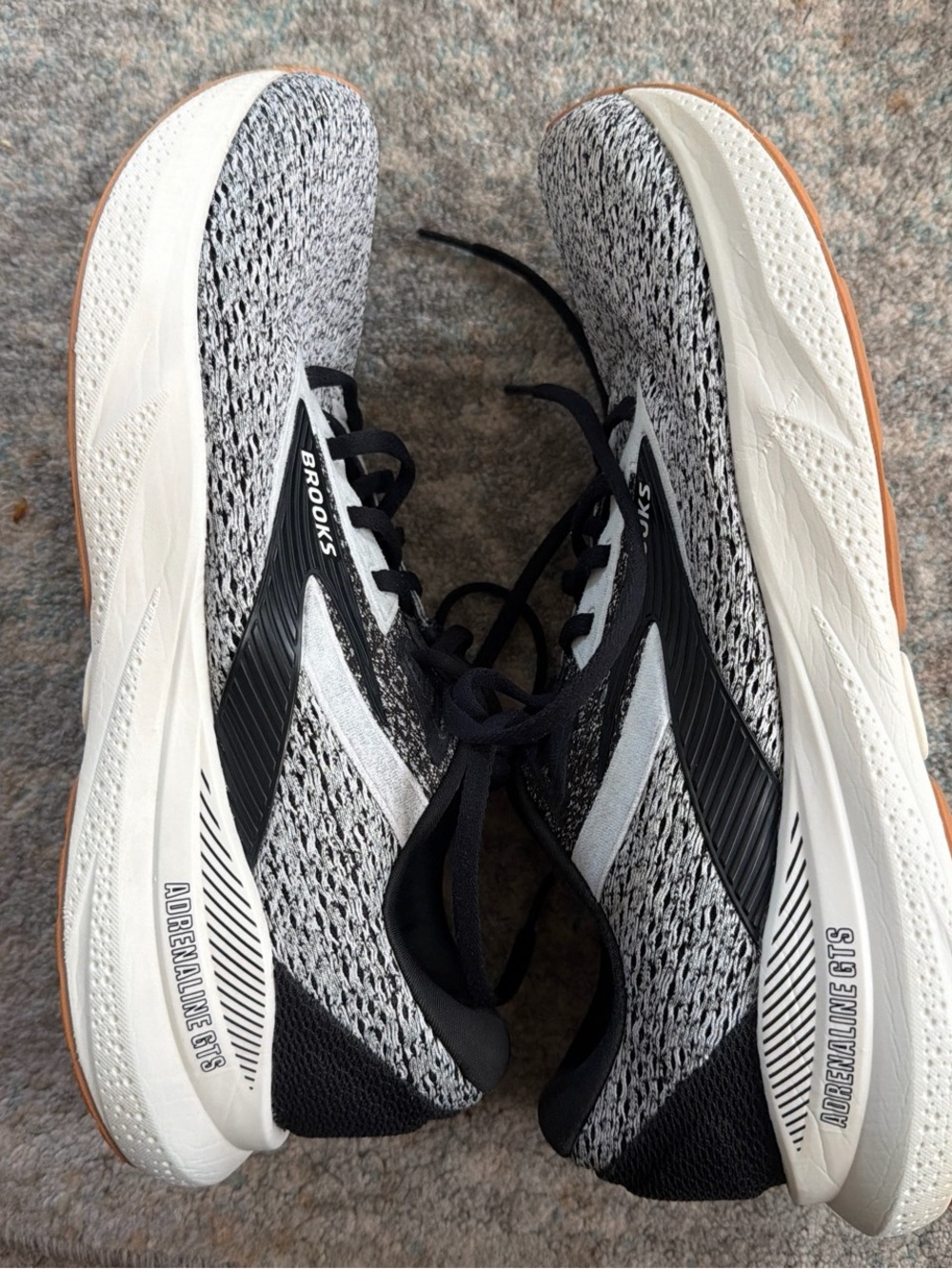 Brooks Adrenaline GTS 24 men  Running Shoes - Black/White sz 12